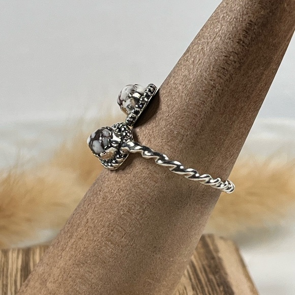 Solid 925 Sterling Silver Wild Horse Bypass Gemstone Ring Size 8 Adjustable - Picture 5 of 10